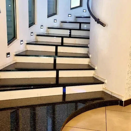 Insteia Hotel