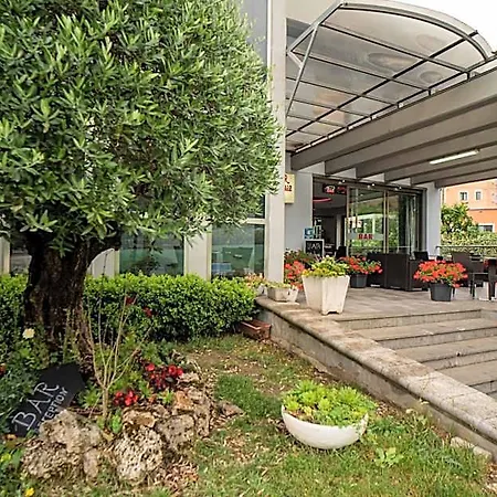 Insteia Hotel